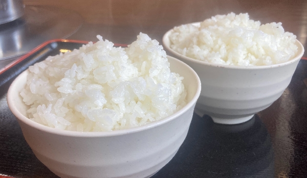 ランチ定食ごはん食べ放題！！